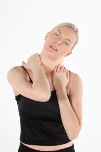 Image of woman with pain in he neck